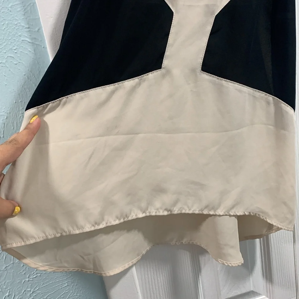 Cream and Black Jealous Tomato Top - Picture 3 of 14